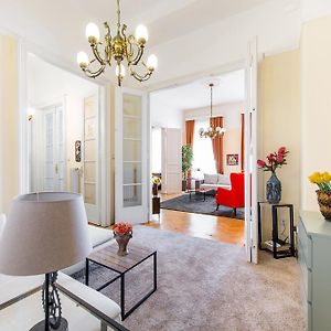 Elegant & Stylish Apartment City Center